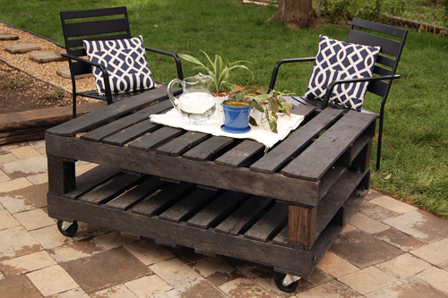 Outdoor Pallet Table