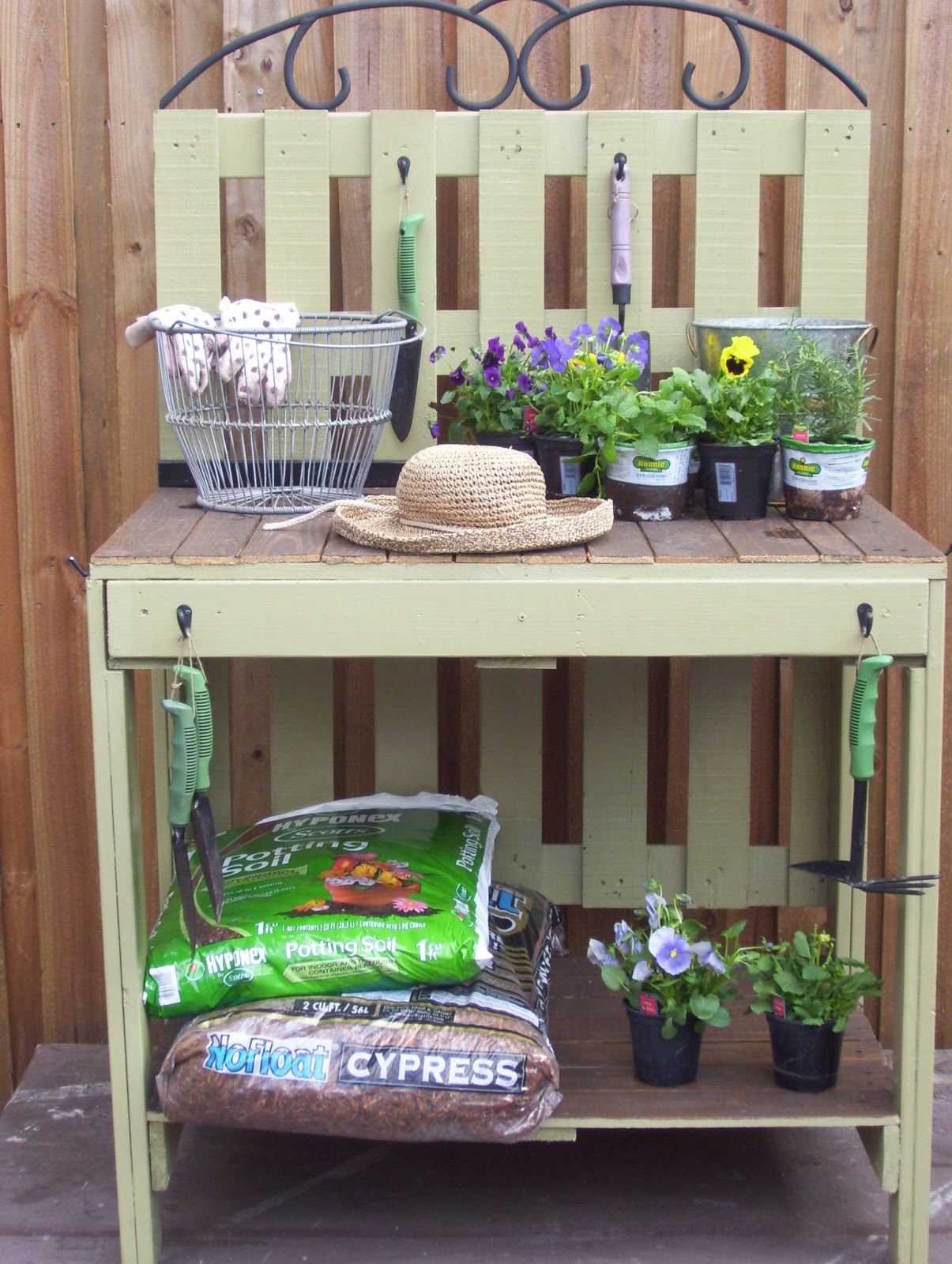 Potting Bench from Pallets