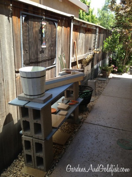 Garden Potting Bench