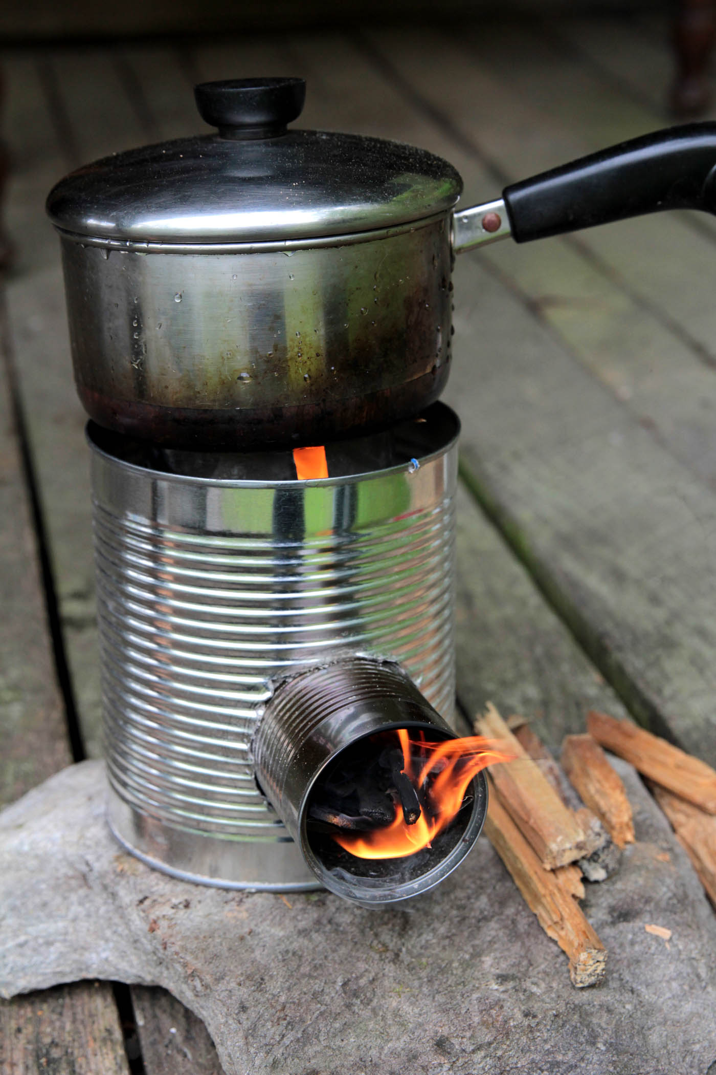 Mini Rocket Stove from Tin Cans