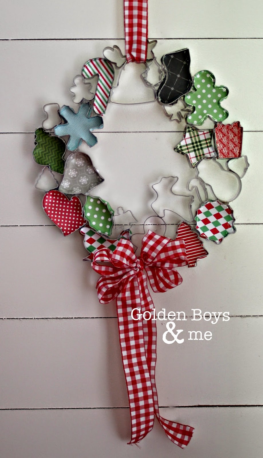 Christmas Cookie Cutter Wreath